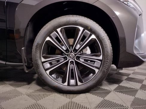 New 2025 Toyota bZ4X AWD image 9
