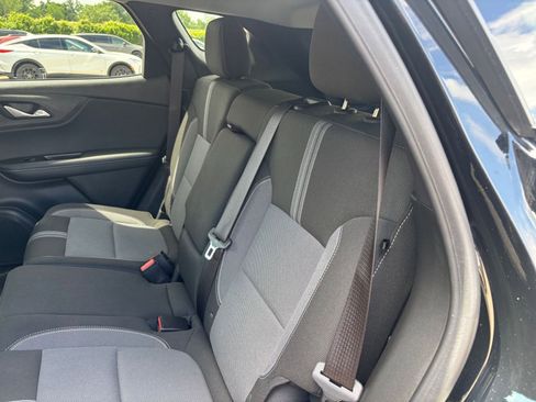 Used 2025 Chevrolet Blazer LT image 37