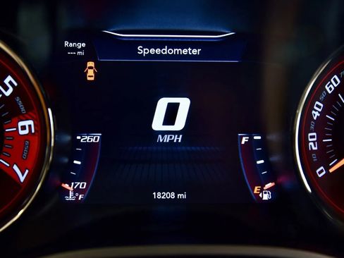 Used 2015 Dodge Challenger SRT Hellcat image 26