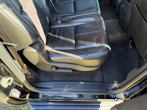 Used 2014 Chevrolet Suburban LT w/ Luxury Package image 48