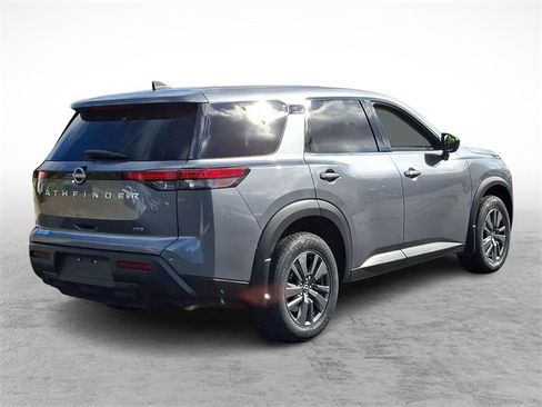 Used 2024 Nissan Pathfinder S image 6