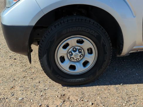 Used 2013 Nissan Frontier S image 10