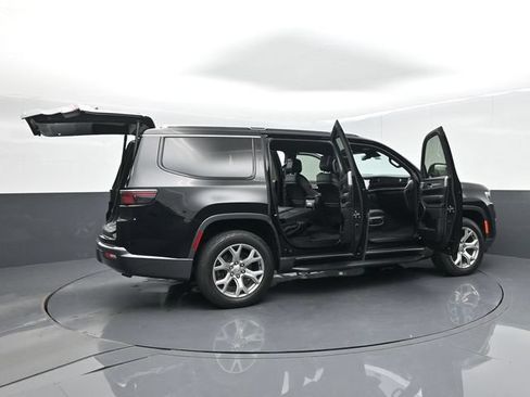 Used 2022 Jeep Wagoneer Series II AWD/4WD image 69