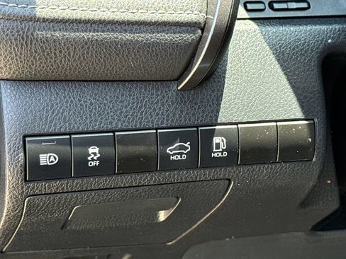 Used 2020 Toyota Camry SE w/ Convenience Package FWD image 21
