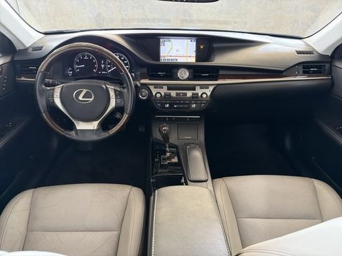 Used 2015 Lexus ES 350 w/ Luxury Package FWD image 12