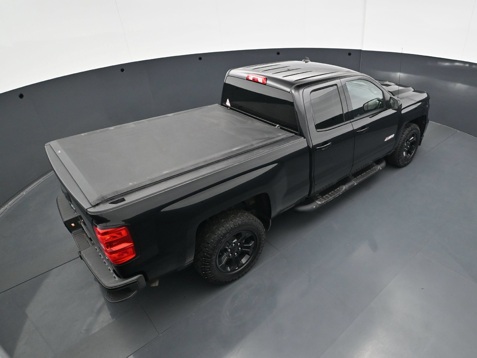 Used 2018 Chevrolet Silverado 1500 LT w/ Midnight Edition AWD/4WD image 40