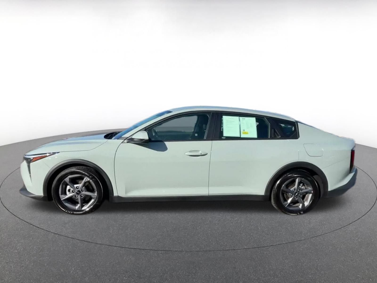 Used 2026 Kia K4 FWD image 8