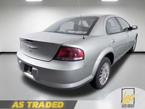 Used 2005 Chrysler Sebring Sedan FWD image 8