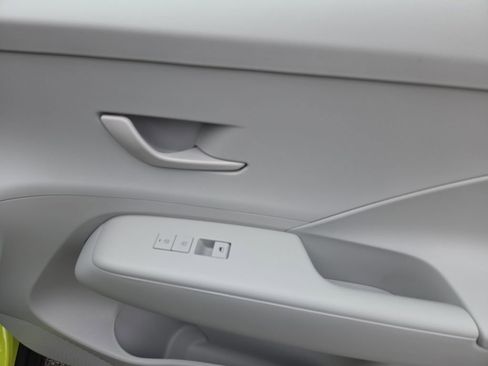 New 2026 Hyundai Kona SE image 18