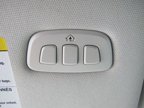 Used 2025 Ford Explorer Active w/ Active Comfort Package image 30