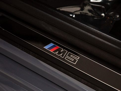 Certified 2025 BMW M5 w/ Carbon Package image 39