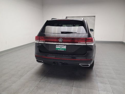 Used 2024 Volkswagen Atlas SE FWD image 7