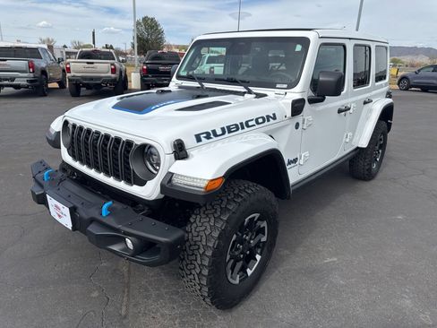 Used 2025 Jeep Wrangler Unlimited Rubicon 4xe image 36