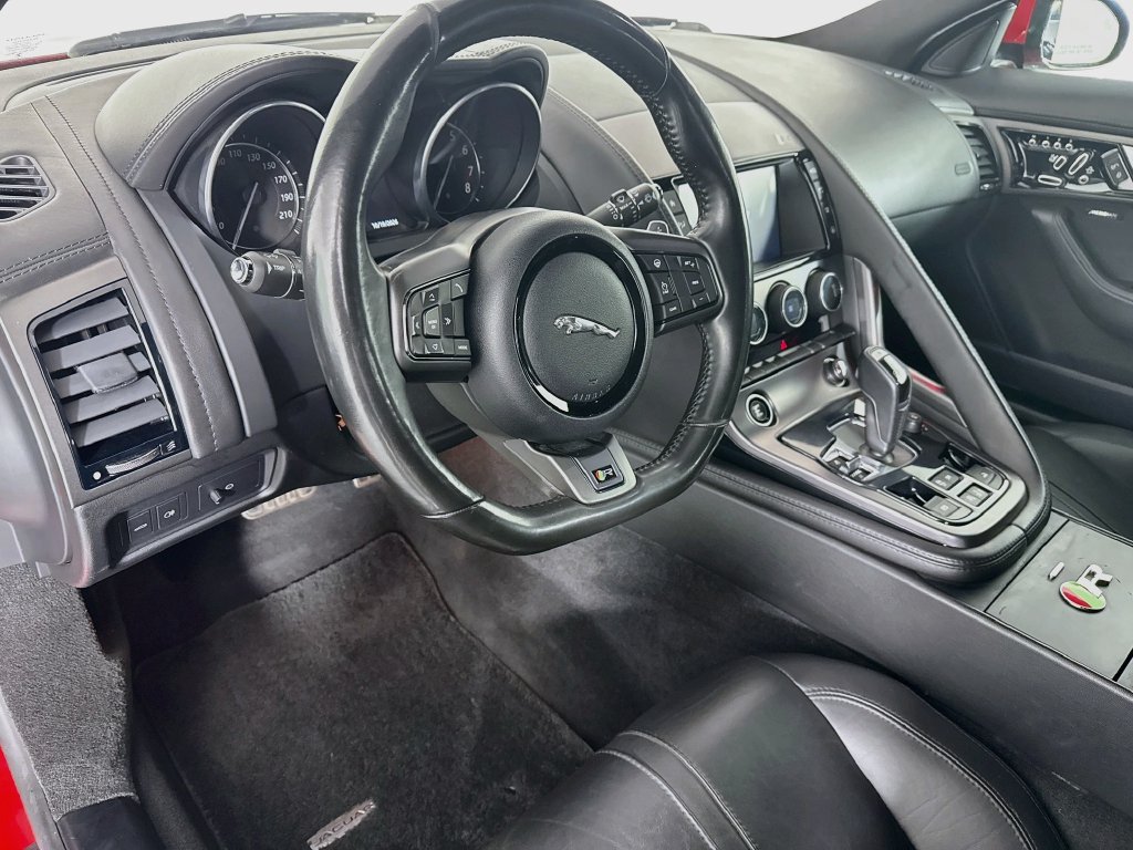 Used 2017 Jaguar F-TYPE R AWD/4WD image 4