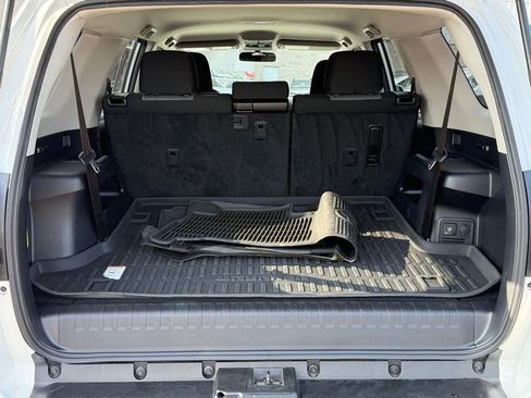 Used 2018 Toyota 4Runner SR5 image 4