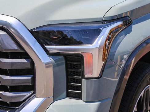 Used 2025 Toyota Tundra Limited AWD/4WD image 7