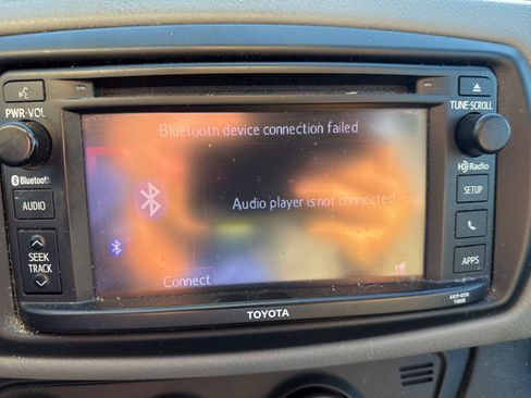 Used 2016 Toyota Yaris LE image 9