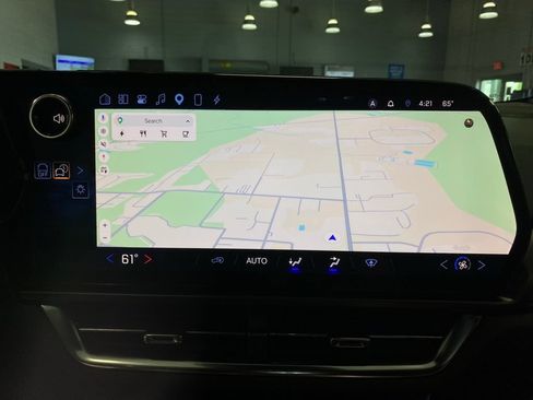 Used 2025 Chevrolet Equinox EV LT FWD image 22