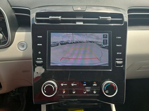 Used 2022 Hyundai Tucson SEL FWD image 17