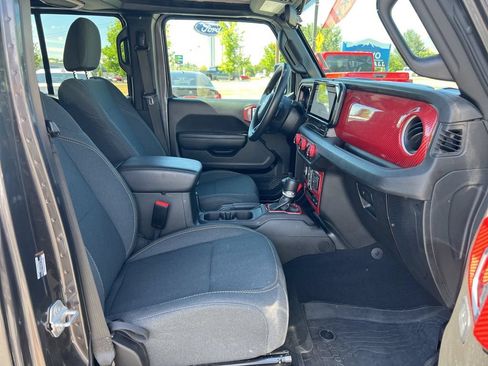 Used 2024 Jeep Gladiator Sport AWD/4WD image 15
