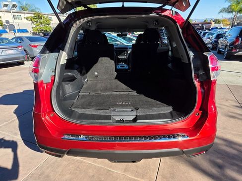Used 2016 Nissan Rogue S image 19