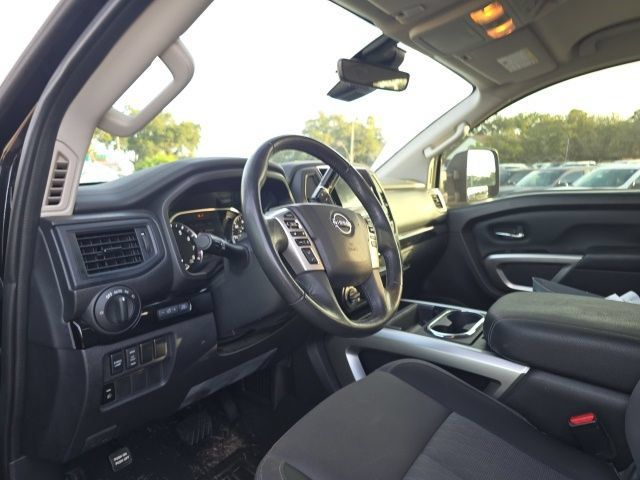 Used 2023 Nissan Titan SV w/ SV Convenience Package AWD/4WD image 10