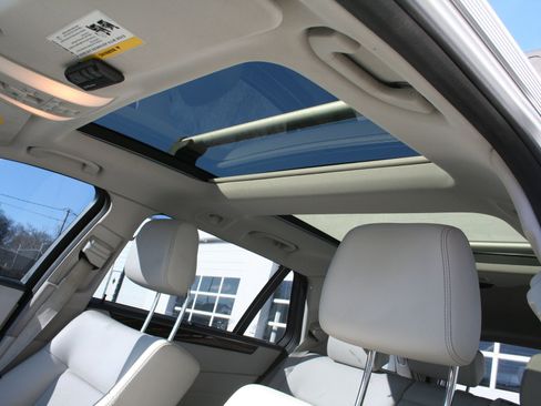 Used 2015 Mercedes-Benz E 350 4MATIC Wagon image 33