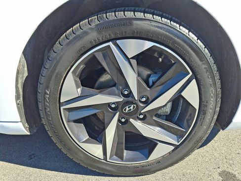 Used 2023 Hyundai Elantra Limited w/ Preferred Accessory Package image 9
