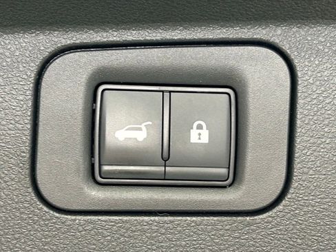 Used 2025 Nissan Armada SL w/ Captain's Chari Seat Package AWD/4WD image 17