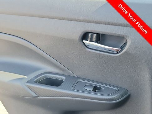 Used 2025 Nissan Versa SV w/ Trunk Package FWD image 22