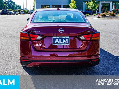 Used 2024 Nissan Altima 2.5 SV FWD image 11