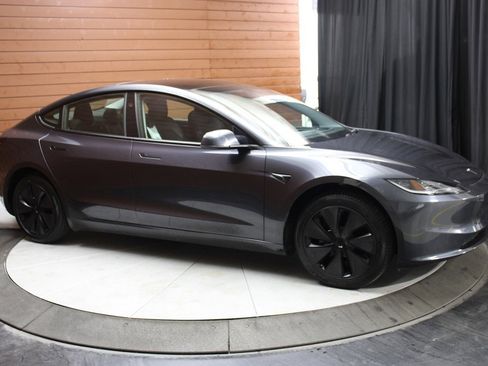 Used 2025 Tesla Model 3 Long Range image 17