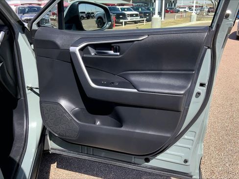 Used 2021 Toyota RAV4 XLE w/ Convenience Package image 22