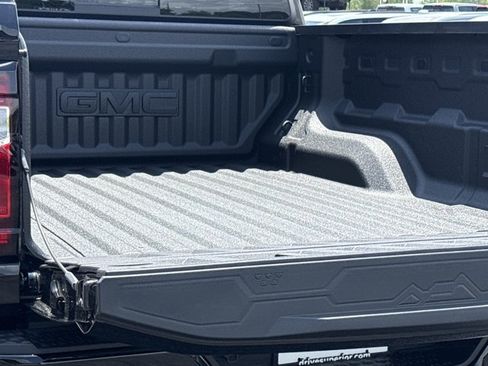 New 2026 GMC Canyon Denali w/ LPO, Denali Black Edition AWD/4WD image 10