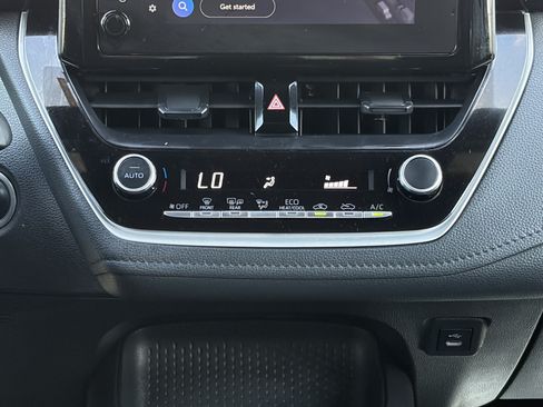 Certified 2025 Toyota Corolla SE FWD image 14