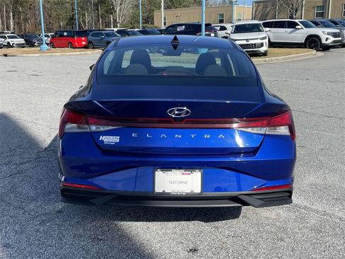 Used 2023 Hyundai Elantra SEL w/ Convenience Package image 4