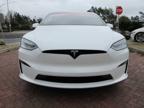 Used 2022 Tesla Model X image 60