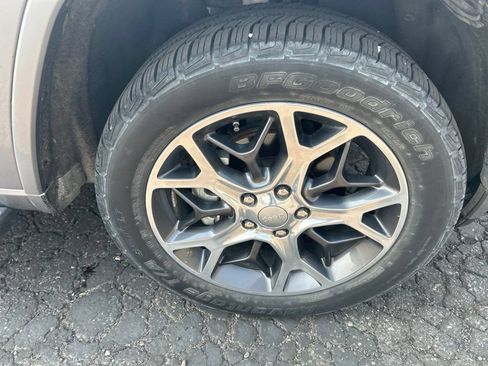 Used 2020 Jeep Grand Cherokee Overland AWD/4WD image 33