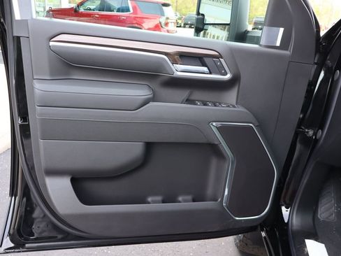 New 2026 Chevrolet Silverado 3500 LT AWD/4WD image 4