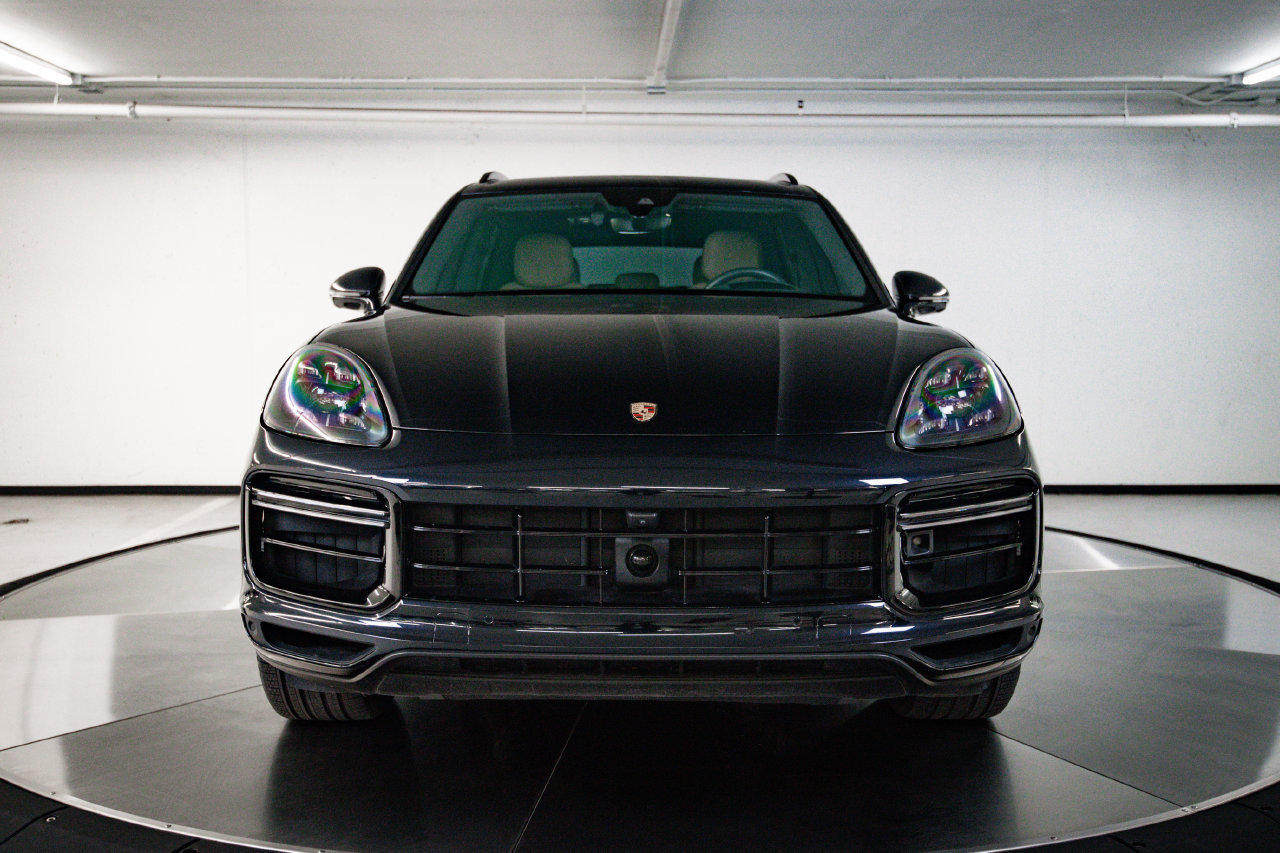 Certified 2022 Porsche Cayenne Turbo S AWD/4WD image 10