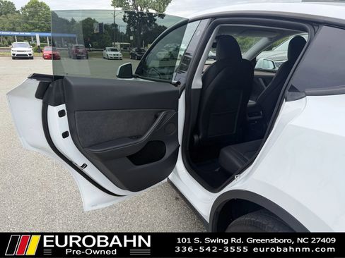 Used 2023 Tesla Model Y Long Range AWD/4WD image 11