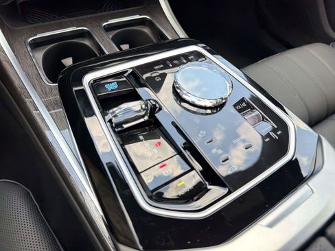 New 2026 BMW i7 xDrive60 AWD/4WD image 16