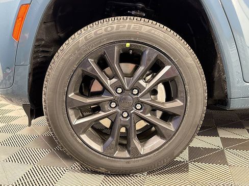 New 2026 Jeep Grand Cherokee L Limited AWD/4WD image 32