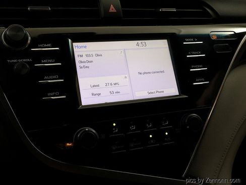 Used 2018 Toyota Camry LE FWD image 18