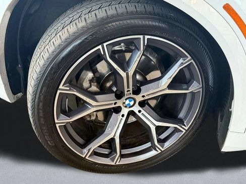 Used 2022 BMW X5 xDrive40i w/ M Sport Package AWD/4WD image 19