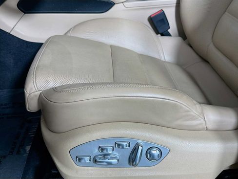 Certified 2023 Porsche Macan S AWD/4WD image 12