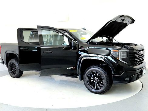 Used 2023 GMC Sierra 1500 AT4 w/ AT4 Premium Package AWD/4WD image 12