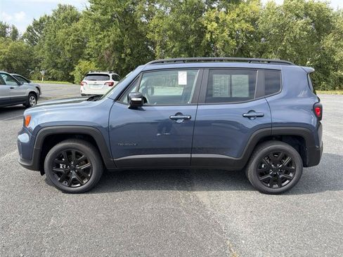 Used 2023 Jeep Renegade Altitude w/ Sun/Sound Group AWD/4WD image 8