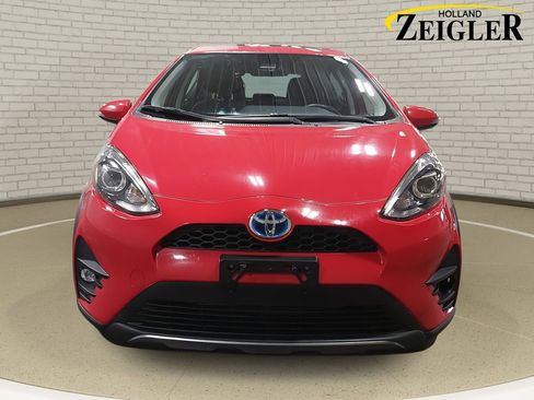 Used 2018 Toyota Prius C Four image 2