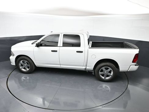 Used 2018 RAM 1500 Express RWD image 39